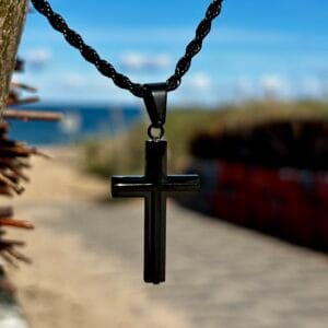 Zawieszka Krzyżyk czarna- biżuteria stalowa premium