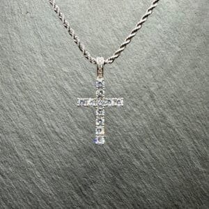 naszyjnik/Zawieszka Krzyżyk Prestige Srebrny- biżuteria stalowa premium