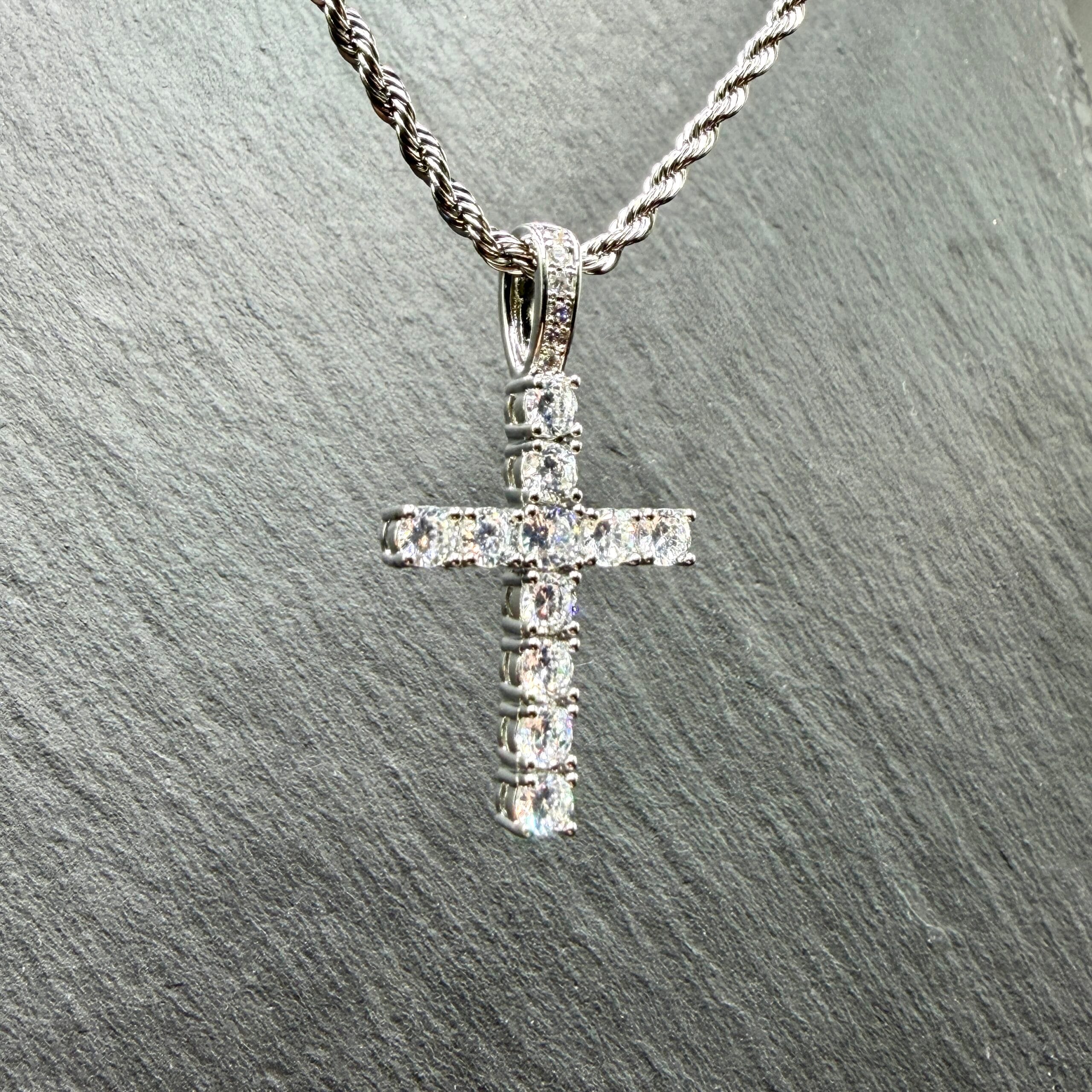 naszyjnik/Zawieszka Krzyżyk Prestige Srebrny- męska biżuteria ze stali chirurgicznej