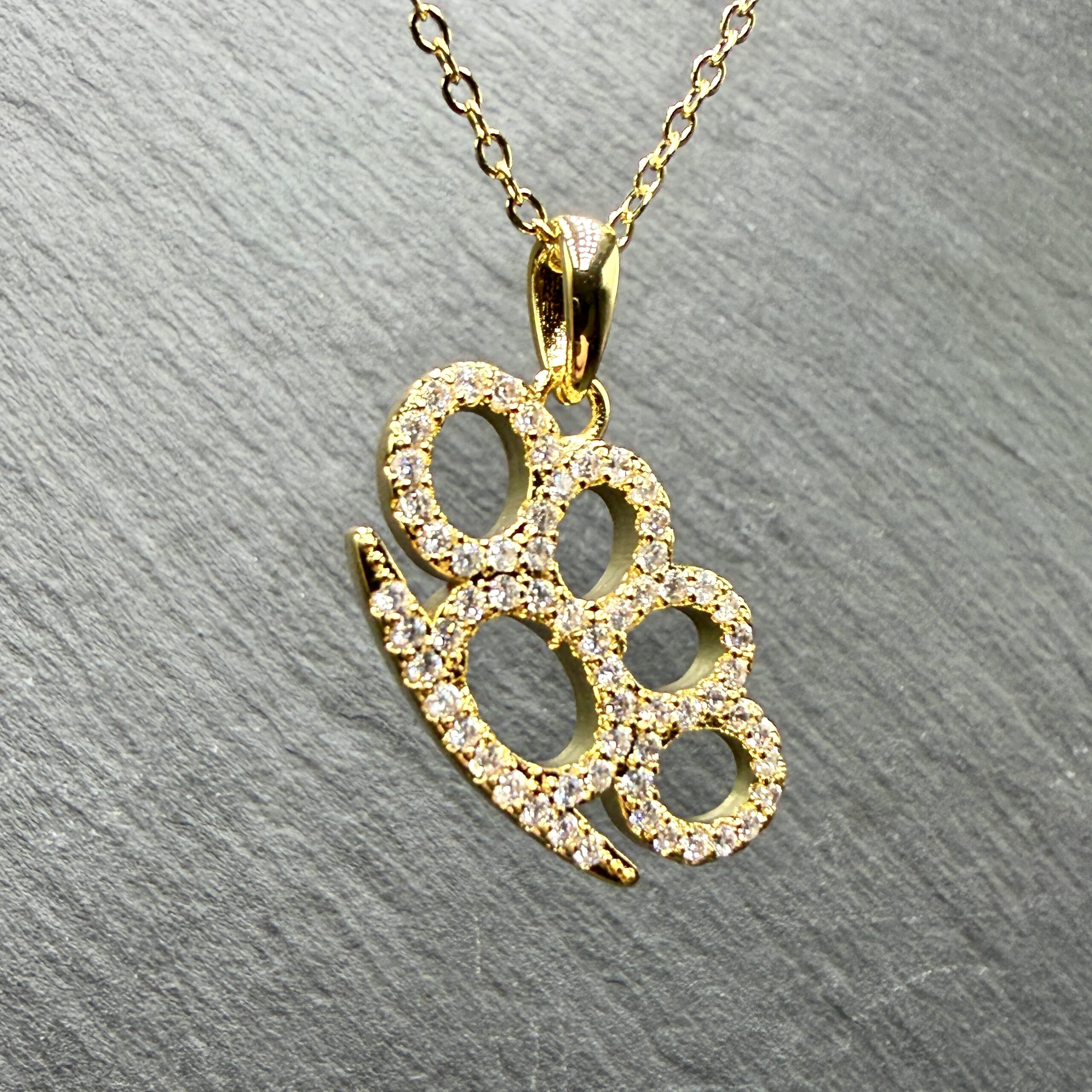 Zawieszka Kastet Ice Złota- męska biżuteria ze stali chirurgicznej